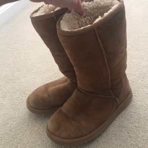 Tall Ugg boots chestnut color size 5